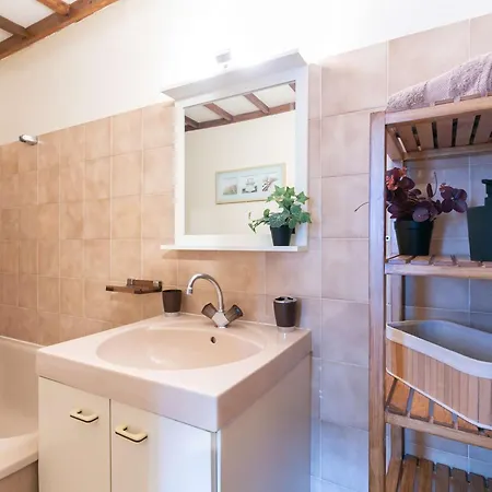 Apartman Duplex Pour 4 Pers. Avec Balcon, Proche Centre Et Telepherique, Parking & Casier A Skis - Fr-1-296-128